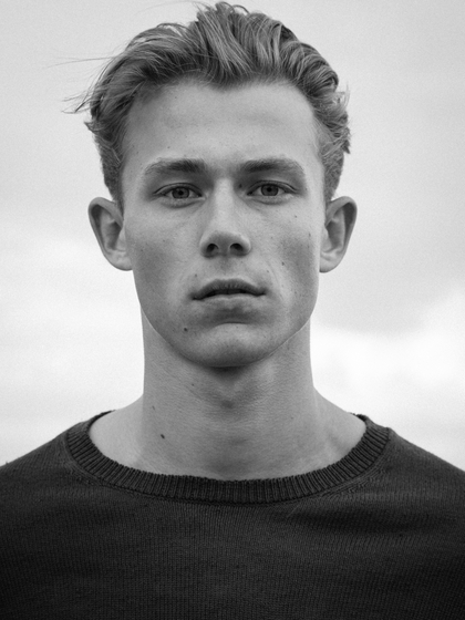 HUGO 