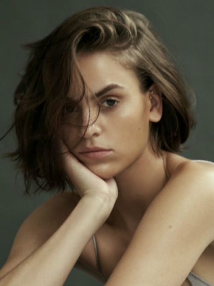 AMBER LOUISE DE WIT