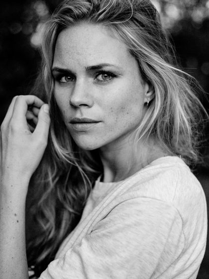 LOUISE DE VOOGD